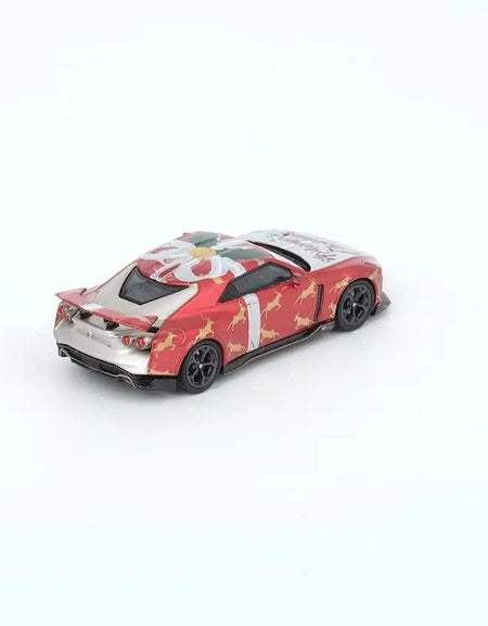 INNO64 1:64 NISSAN GT-R50 “X’MAS 2024” Special Edition Chrome Random Chase Car