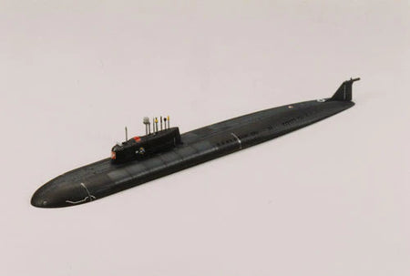 Tamiya #31906 1/700 Russian SSGN Kursk Oscar II Class Model kit