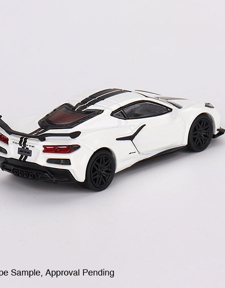 Mini GT #677 Chevrolet Corvette Z06 2023 Arctic White RHD Model Car