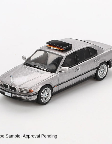 Mini GT #902 1/64 BMW 750IL 007 Bond "Tomorrow Never Dies" English