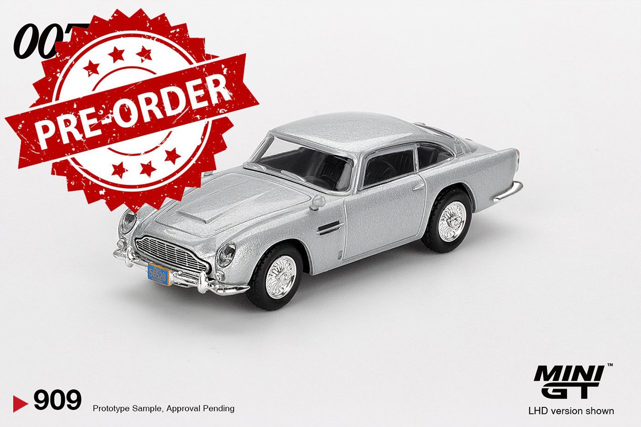 (Pre-order) Mini GT #909 1/64 Aston Martin DB5 “Casino Royale” w Eng Mini Poster