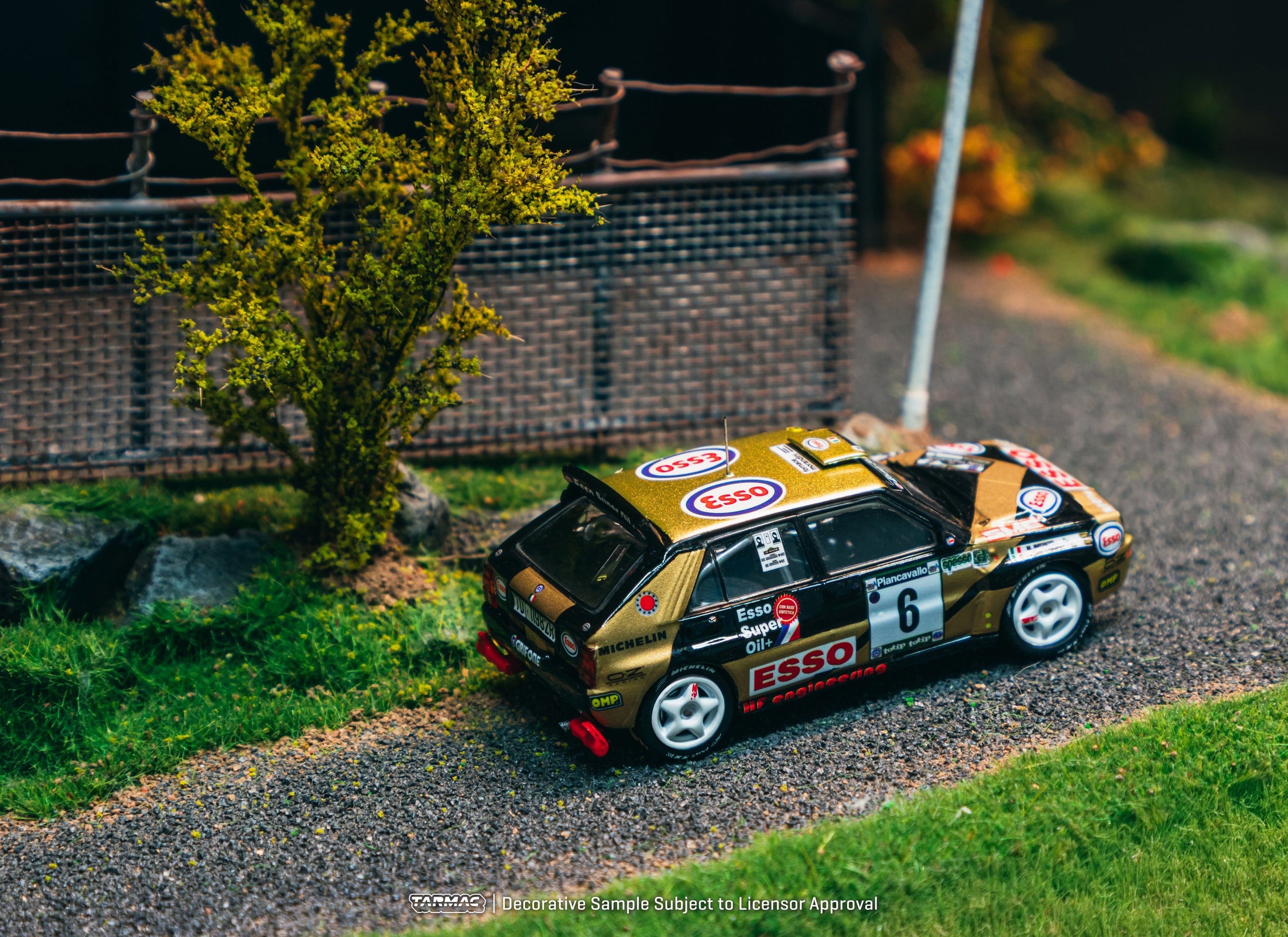 (Pre-order) Tarmac Works Lancia Delta HF Integrale ECR Piancavallo Rally 1993