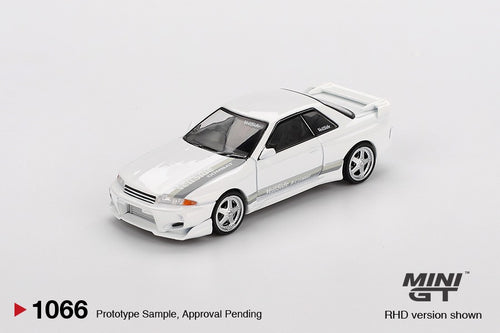 Load image into Gallery viewer, MINI GT #1066 1/64 Nissan Skyline GT-R (R32) VeilSide Combat C-I

