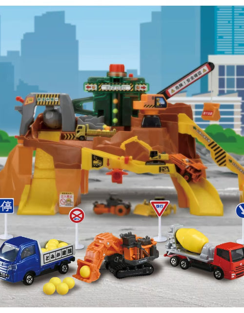 Load image into Gallery viewer, Takara Tomy Tomica World Rocks are Strewn About! Big Construction Site
