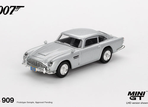 Load image into Gallery viewer, (Pre-order) Mini GT #909 1/64 Aston Martin DB5 “Casino Royale” w Eng Mini Poster
