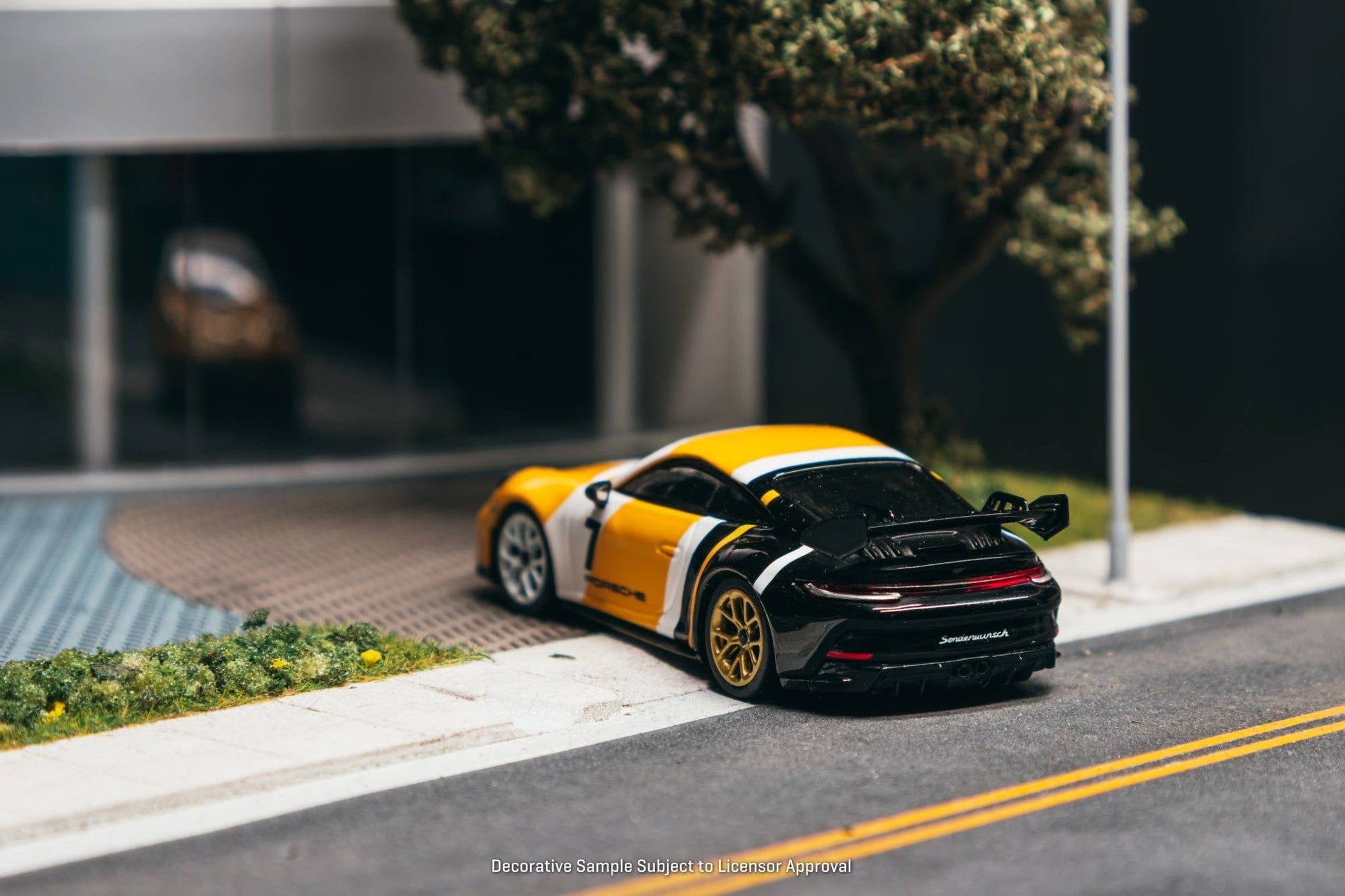 (Pre-order) Tarmac Works 1/64 Porsche 911 GT3 (992) Yellow / Black Diecast Model