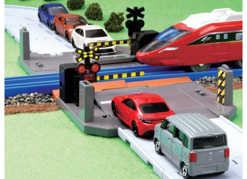 Load image into Gallery viewer, Takara Tomy Tomica Town Accessory - Tomica Town Railroad Crossing (NO CAR)
