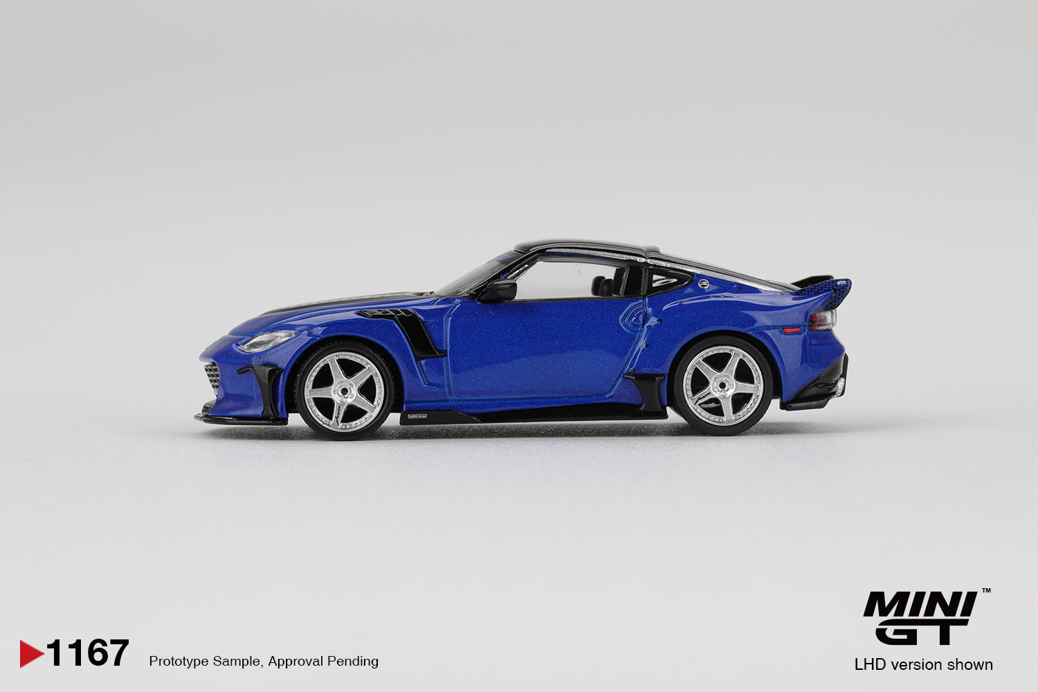 MINI GT #1167 Nissan Z VeilSide FFZ400 Seiran Blue LHD Model Car