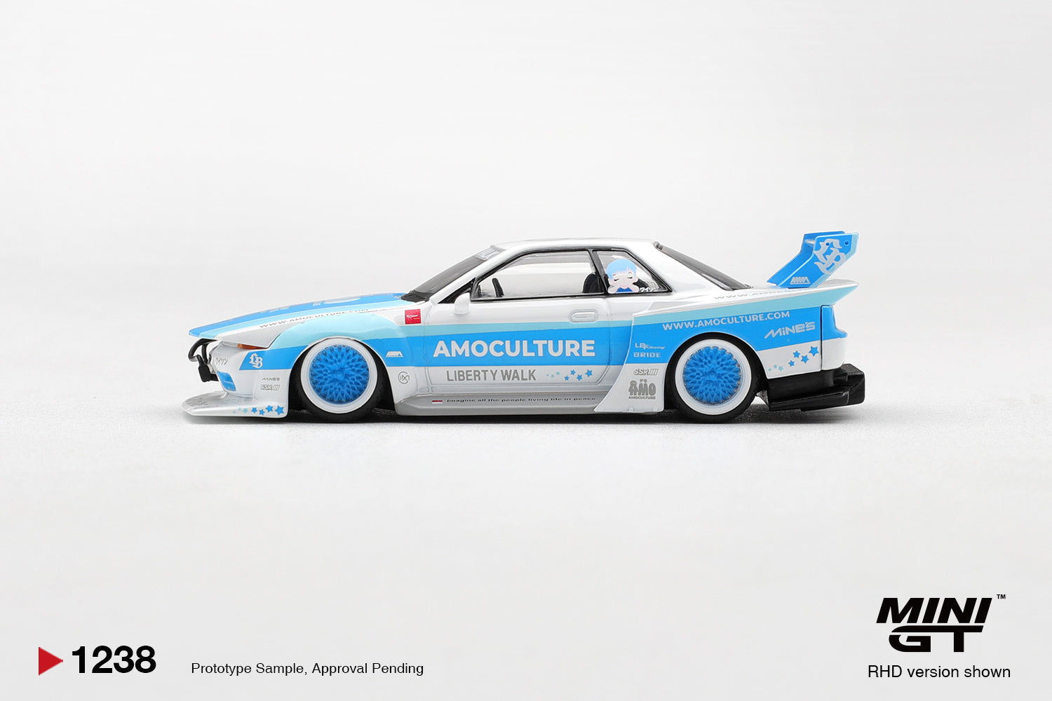 (Pre-order) Mini GT #1238 Nissan Skyline GT-R (R32) LBWK Kaido Work AMOCULTURE