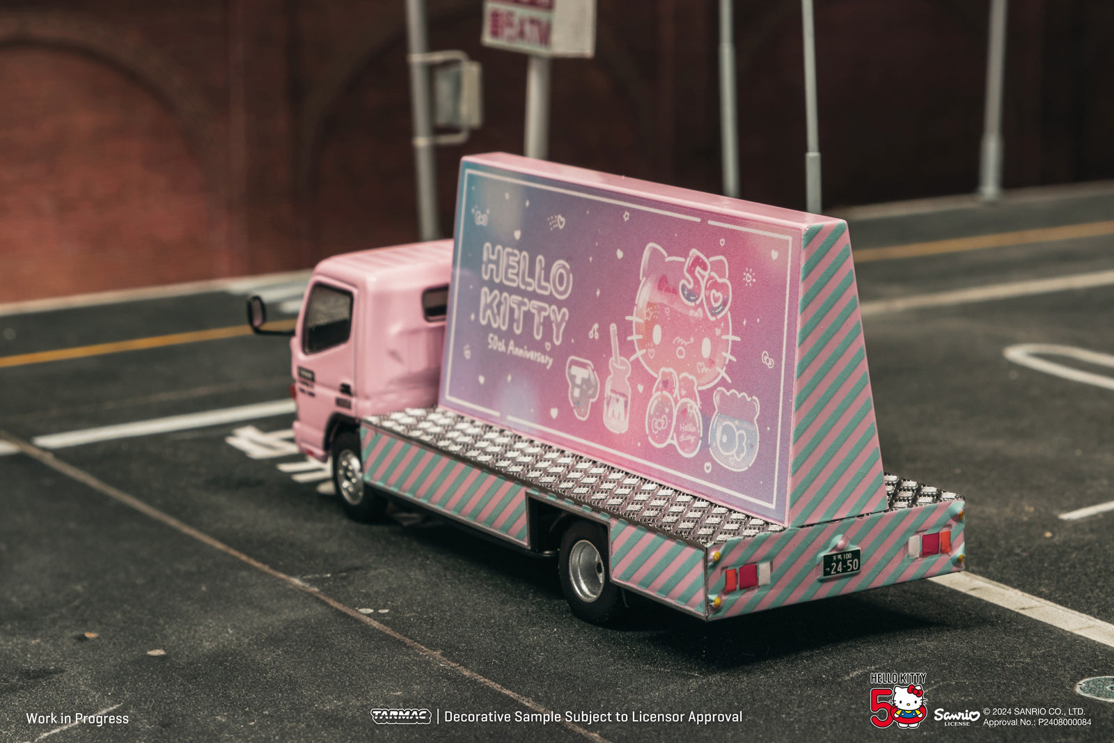 Tarmac Works 1/64 Mitsubishi Fuso Canter Hello Kitty Billboard Car