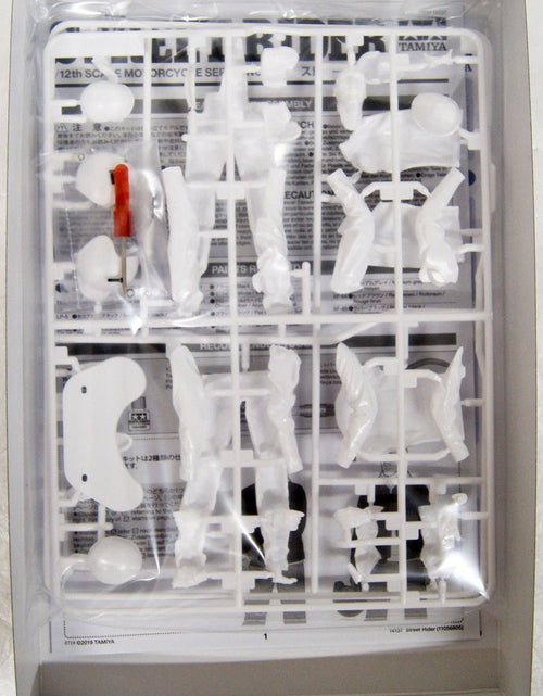 Load image into Gallery viewer, Tamiya 14137 1/12 Motorcycle Series no.137 Street Rider Character Model Kit
