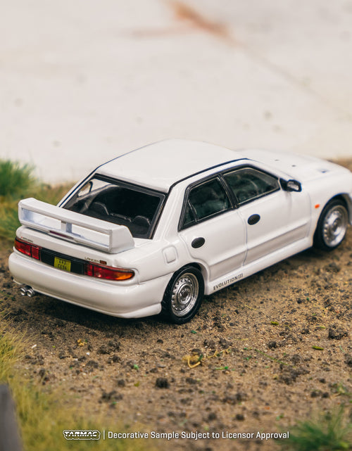 Load image into Gallery viewer, Tarmac Works 1/64 Mitsubishi Lancer RS Evolution III White Lamley Ed
