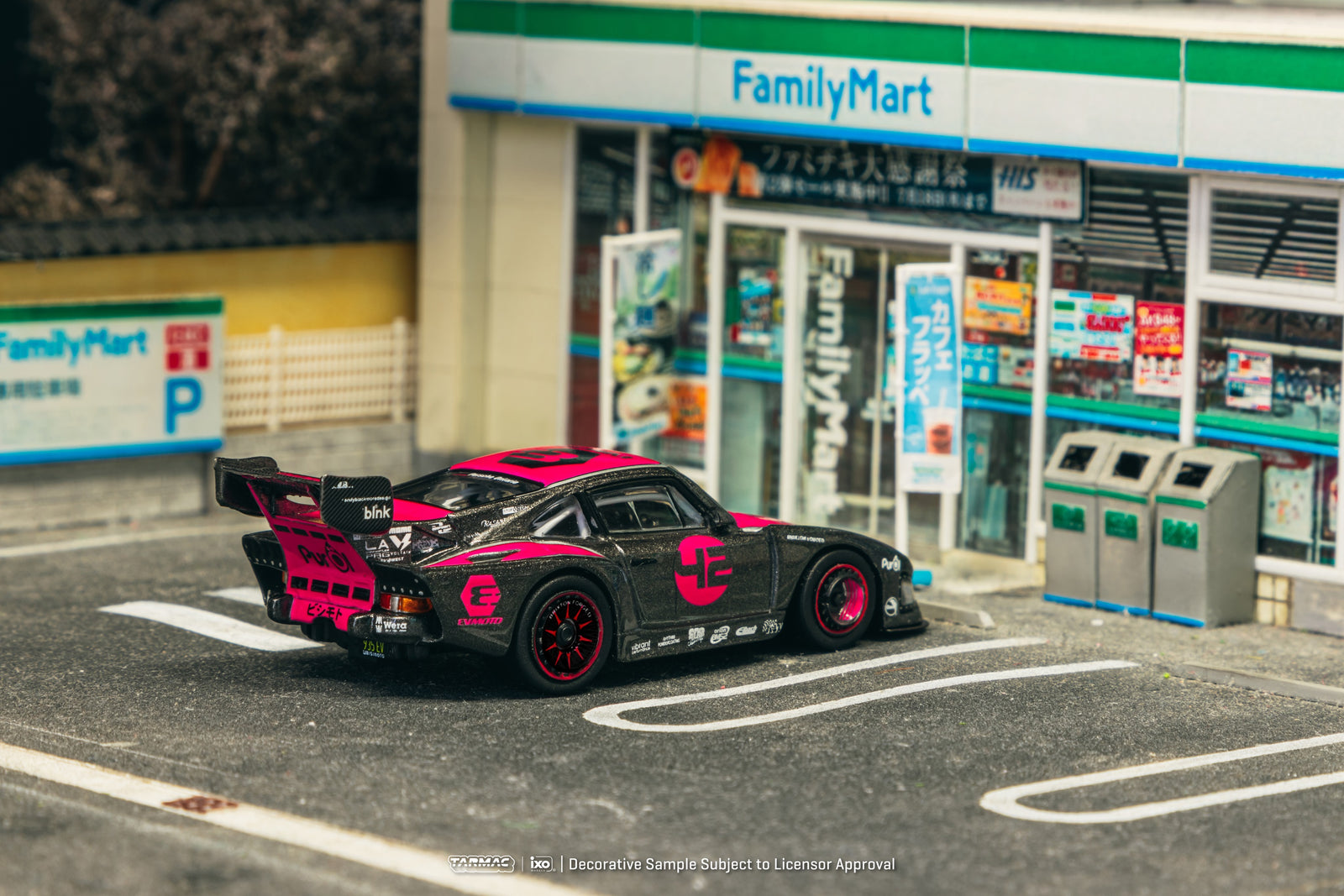 Tarmac Works 1/64 Bisimoto Porsche 935 K3V with Trading Card Set