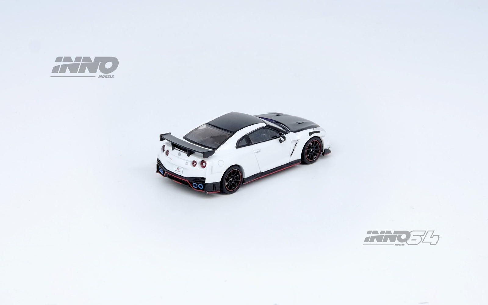 INNO64 1/64 NISSAN GT-R (R35) NISMO White Model Car