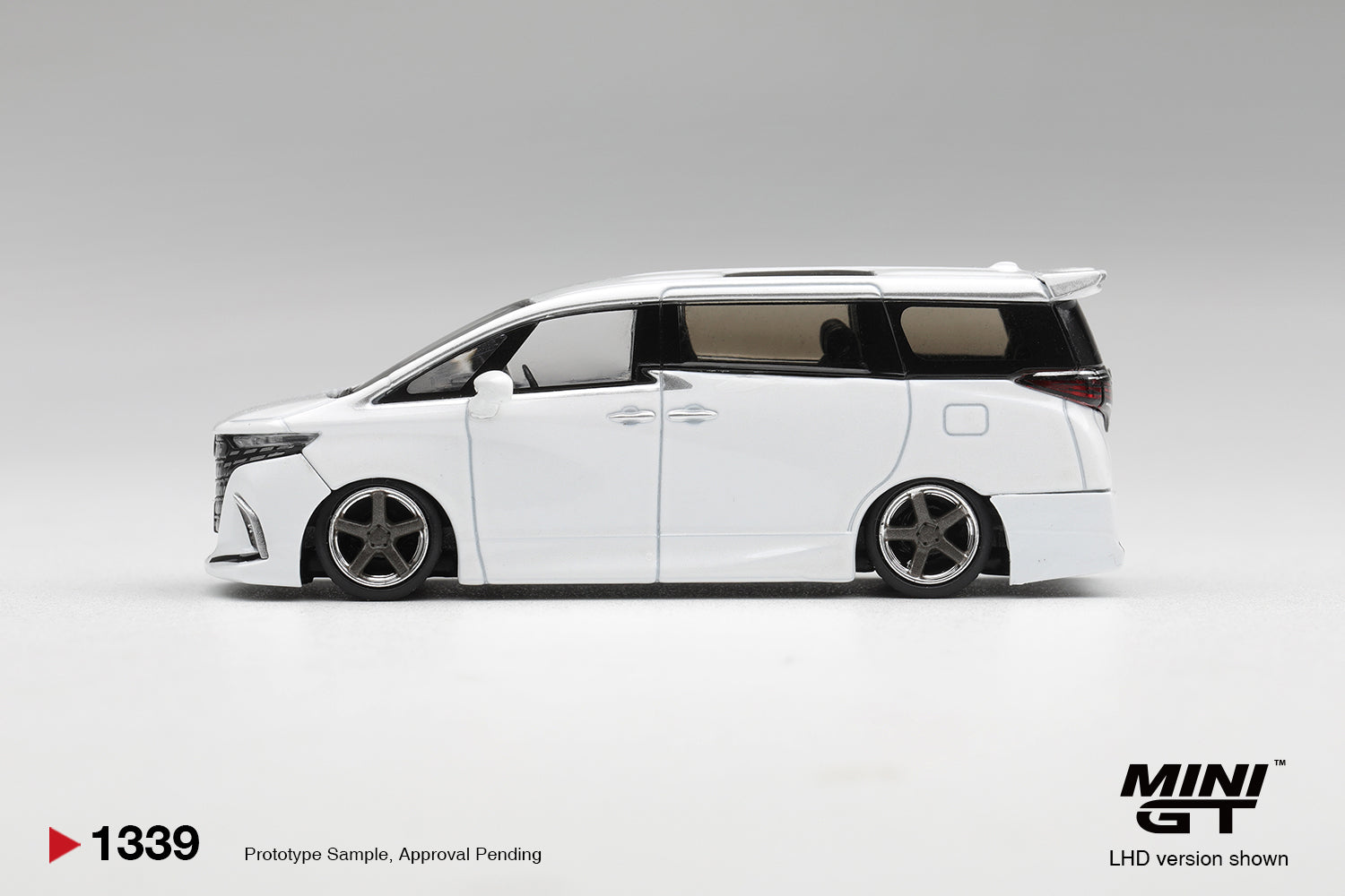 (Pre-order) Mini GT #1339 Toyota Alphard 40 KUHL White RHD Diecast Model Car