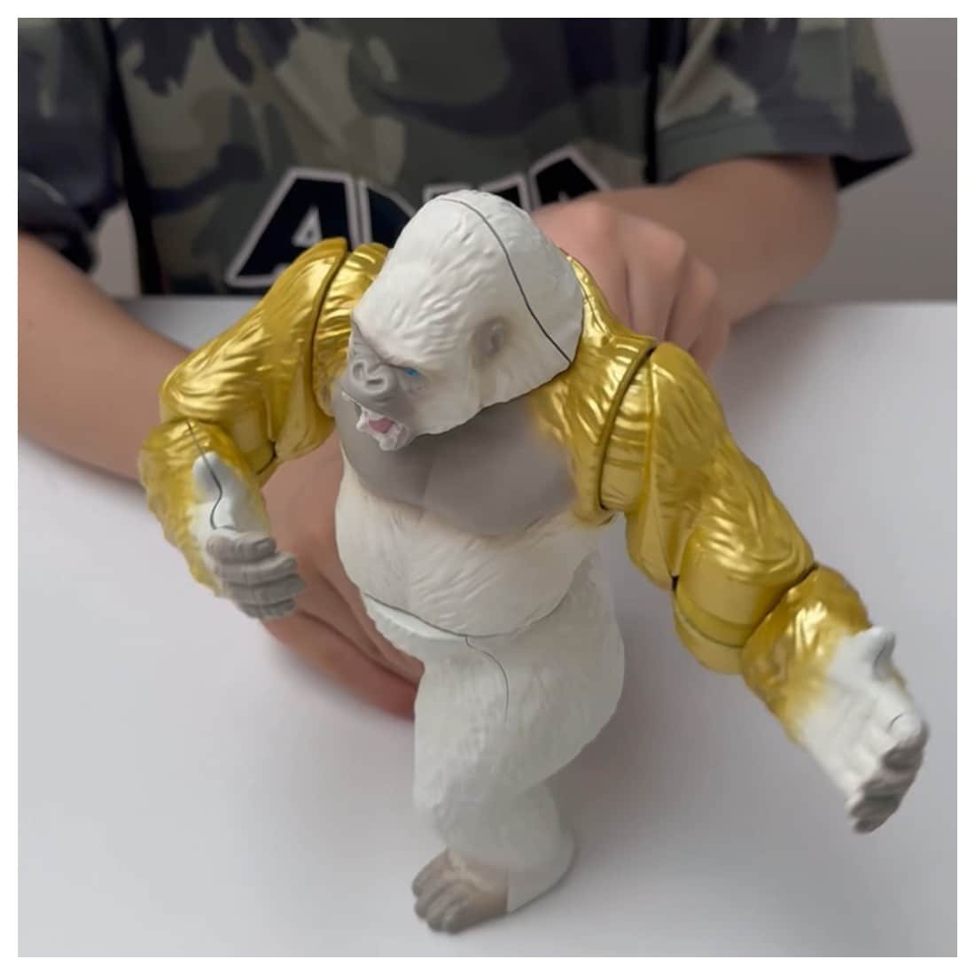 Takara Tomy Ania Kingdom Adventure Big Ania Gold Gorilla Action Figure