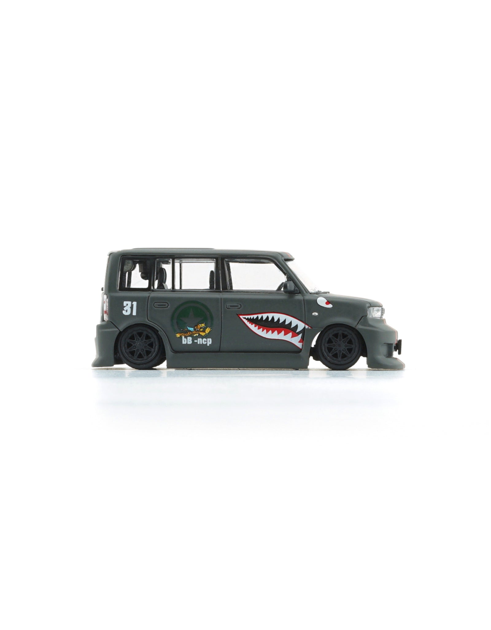 BMC 1/64 Toyota 2000 bB - Matte Green + P40 Tiger Pattern (RHD) LTD