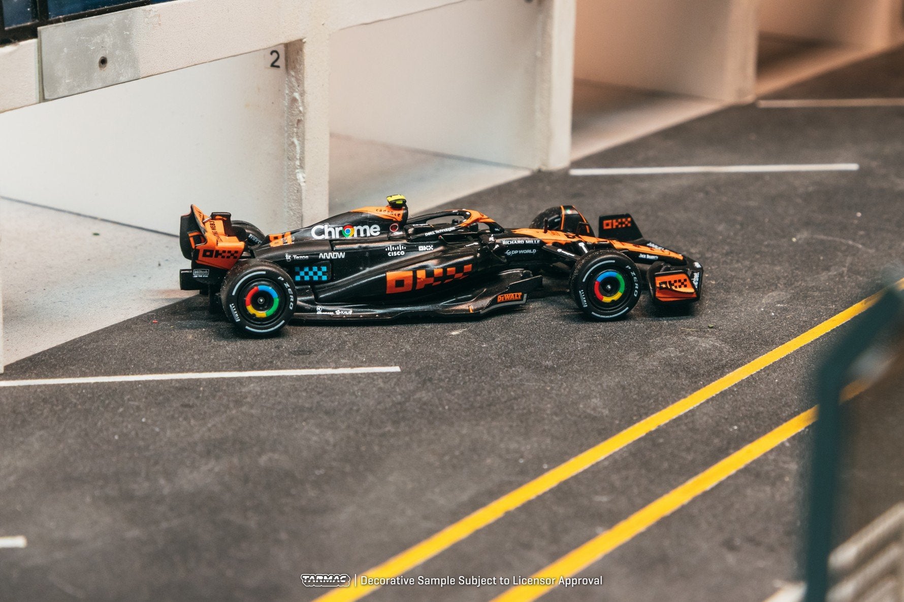 (Pre-order) Tarmac Works McLaren MCL60 Japanese Grand Prix 2023 Oscar Piastri