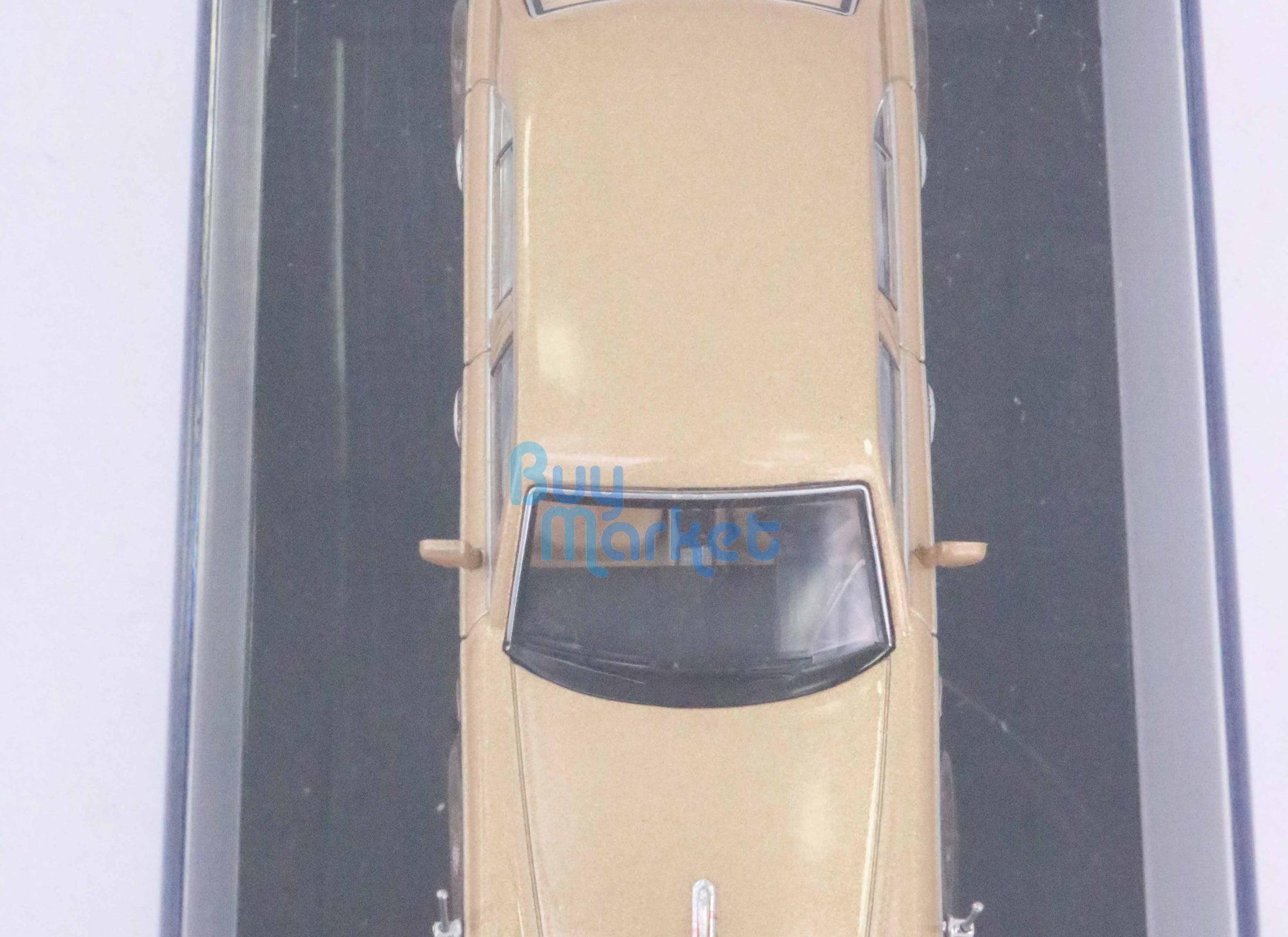 Xcartoys 1/64 Die-cast Model Car -  China ongqi L Series (L5, Beige & Black)