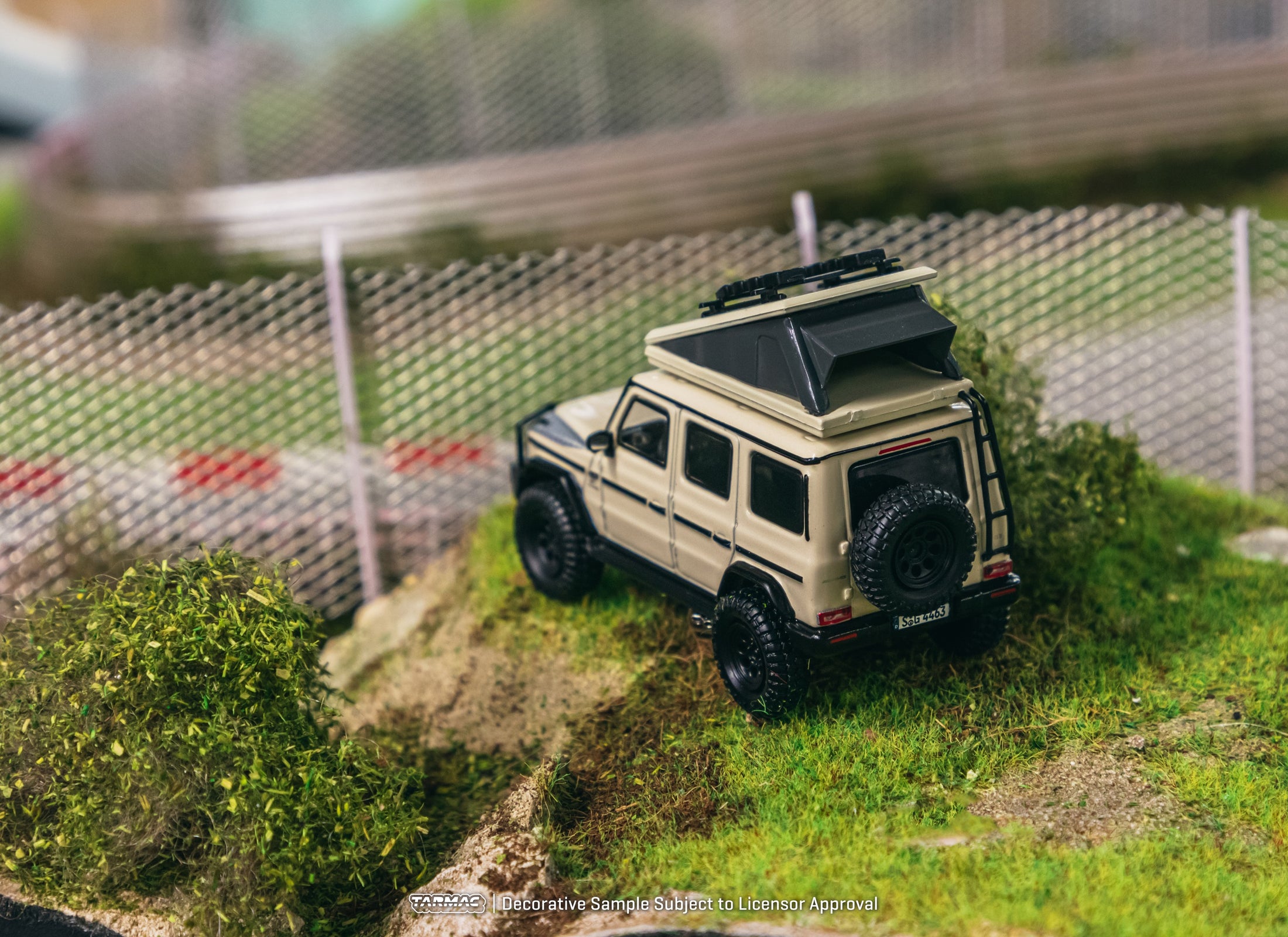 Tarmac Works 1/64 Mercedes-AMG G 63 Camping Diecast model car