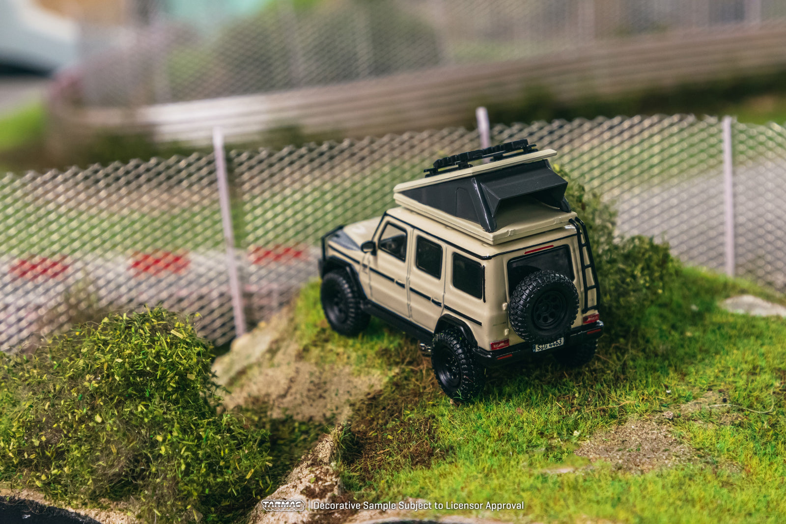 Tarmac Works 1/64 Mercedes-AMG G 63 Camping Diecast model car