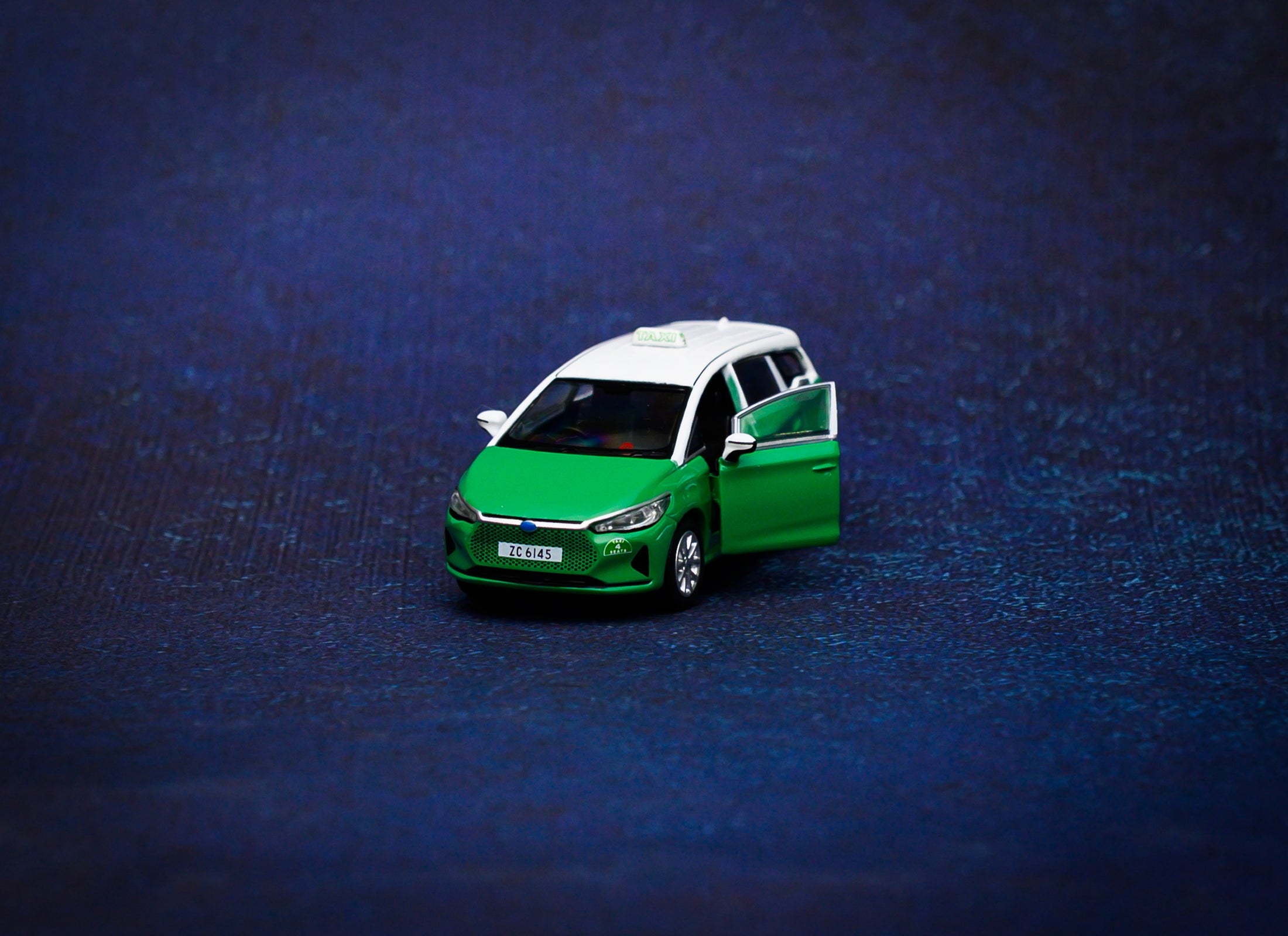 Tiny City PTV22 Die-cast Model Car - e6 Electric Taxi (New Territories) (ZC8145)