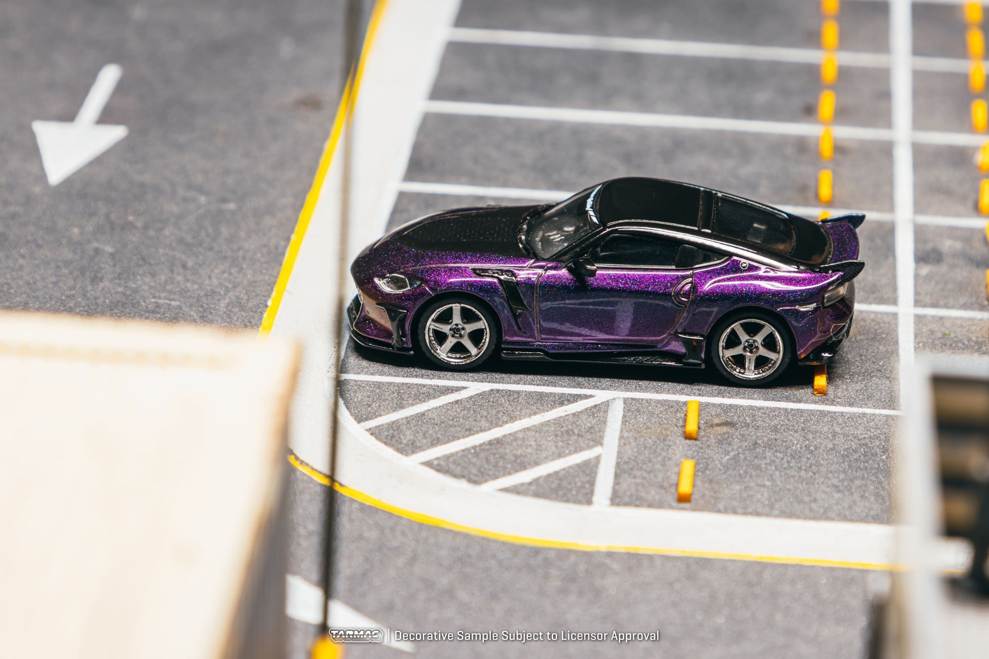 (Pre-order) Tarmac Works 1/64 Nissan VeilSide FFZ400 Fairlady Z Chameleon Purple