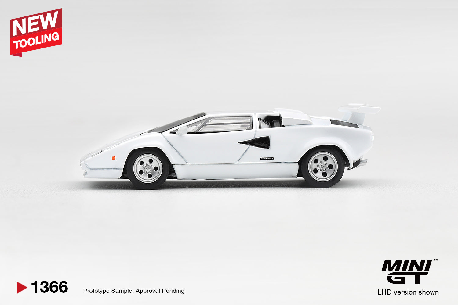 (Pre-order) Mini GT #1366 Lamborghini Countach LP500S White 1982 LHD