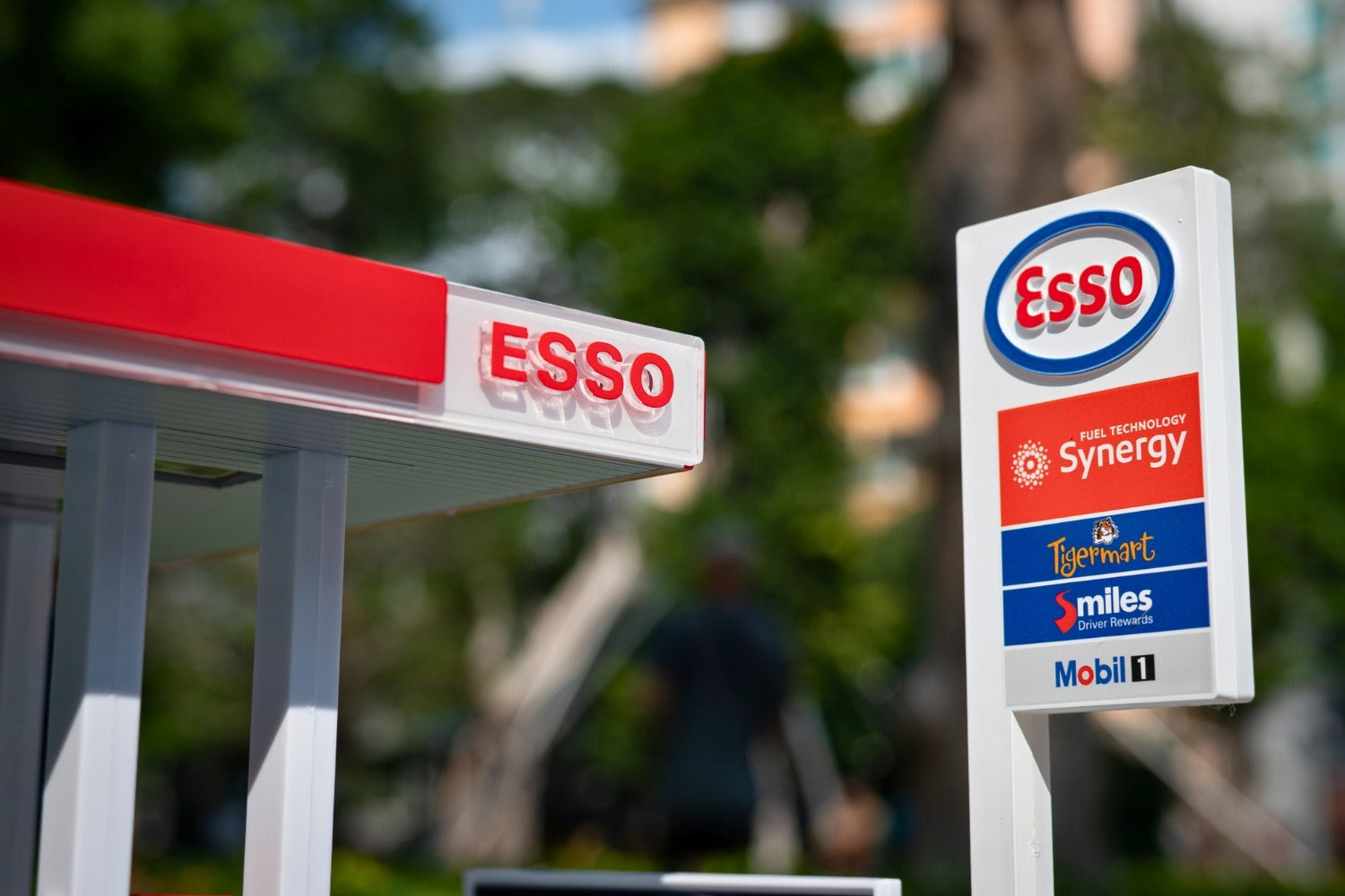 Tiny City Hong Kong Bd30 1/64 ESSO Gas Station Petrol Model Diorama