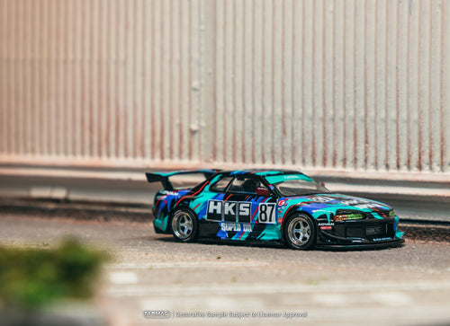 Load image into Gallery viewer, Tarmac Works 1:64 Nissan Skyline (R32) Widebody HKS Model Car
