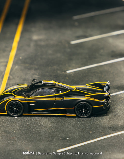 Load image into Gallery viewer, Tarmac Works 1/64 Pagani Huayra R Matt Black / Silver Model Car
