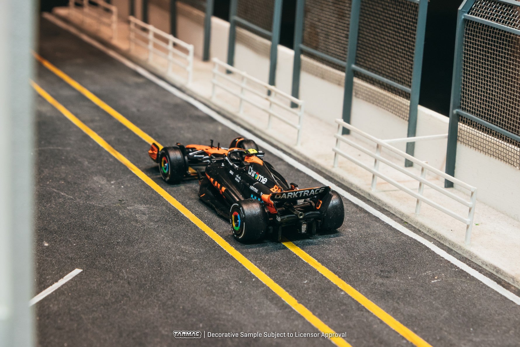 (Pre-order) Tarmac Works McLaren MCL60 Japanese Grand Prix 2023 Oscar Piastri