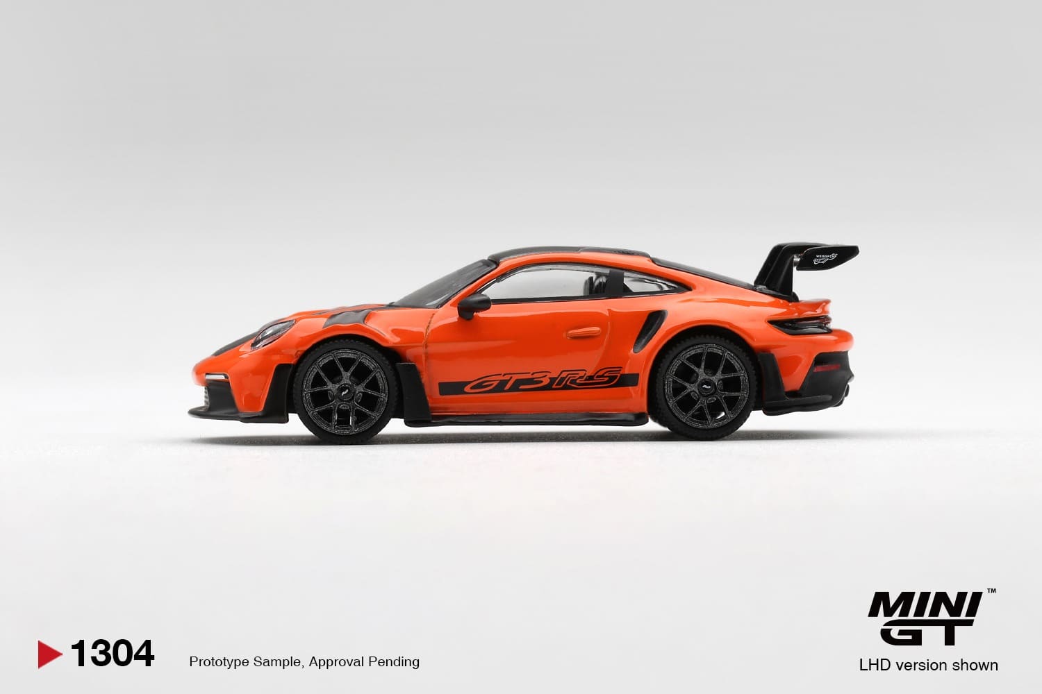 (Pre-order) Mini GT #1304 Porsche 911 (992) GT3 RS Weissach Gulf Orange RHD