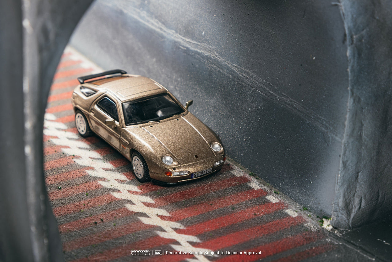 (Pre-order) Tarmac Works 1/64 Porsche 928 S4 Platinum Metallic Diecast Model Car
