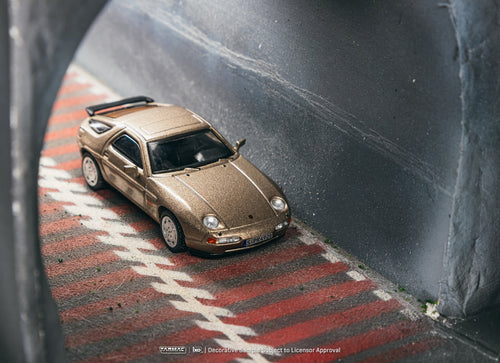 Load image into Gallery viewer, (Pre-order) Tarmac Works 1/64 Porsche 928 S4 Platinum Metallic Diecast Model Car
