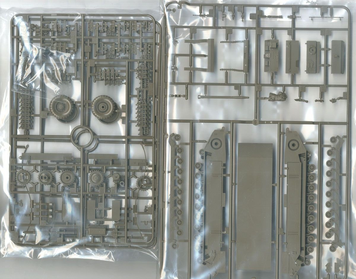 Tamiya 1/48 British Tank Churchill MkVII Crocodile Assembly Model #32594