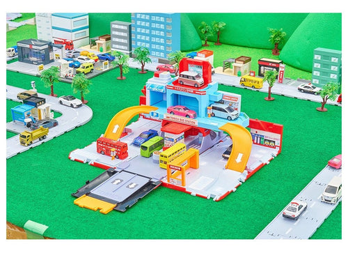 Load image into Gallery viewer, Takara Tomy Tomica World Vehicle Town Big Transforming Double-Decker Bus Rotary
