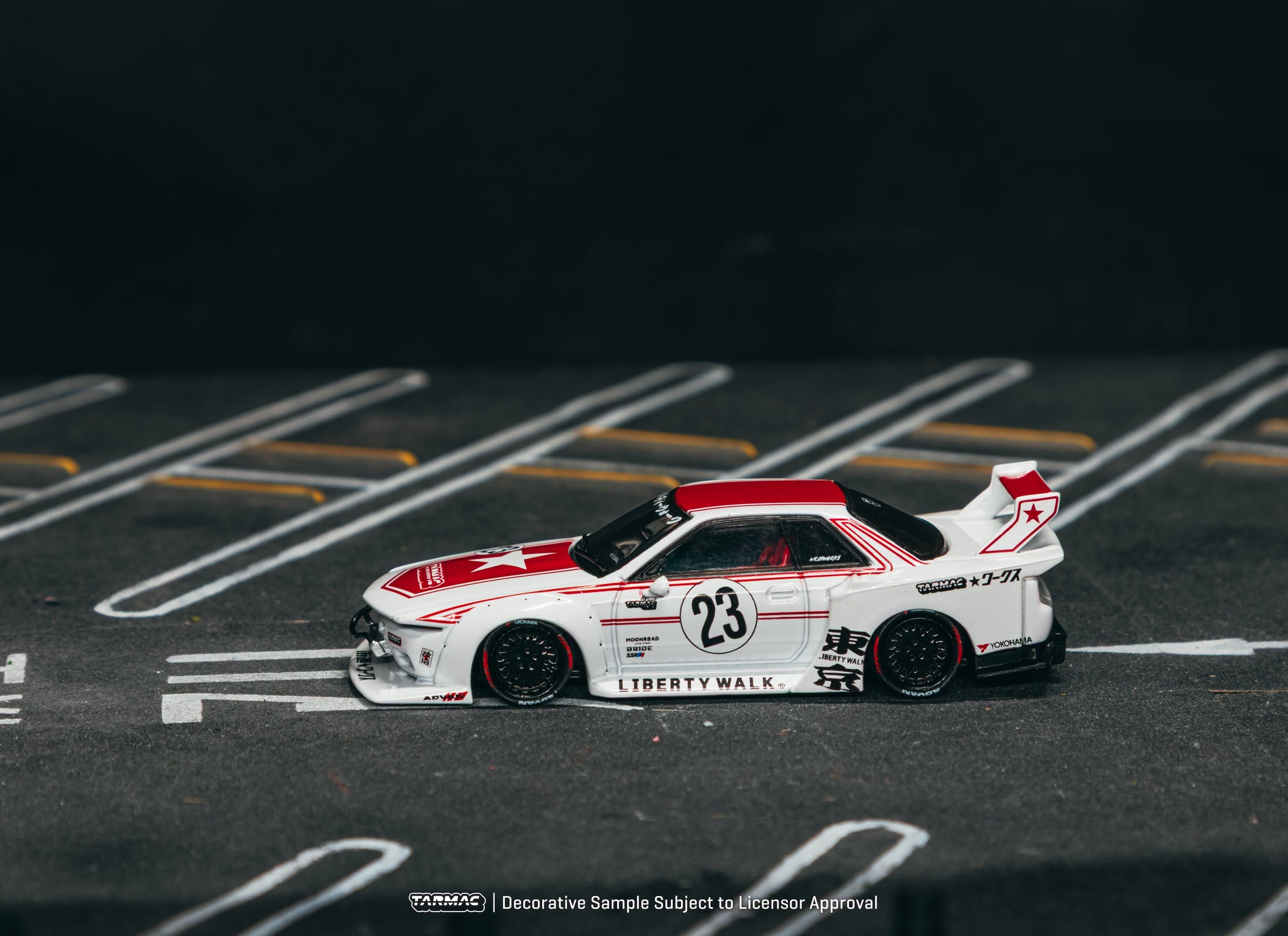 (Pre-order) Tarmac Works 1/64 LB-KAIDO WORKS Nissan R32 Skyline Tarmac Model Car