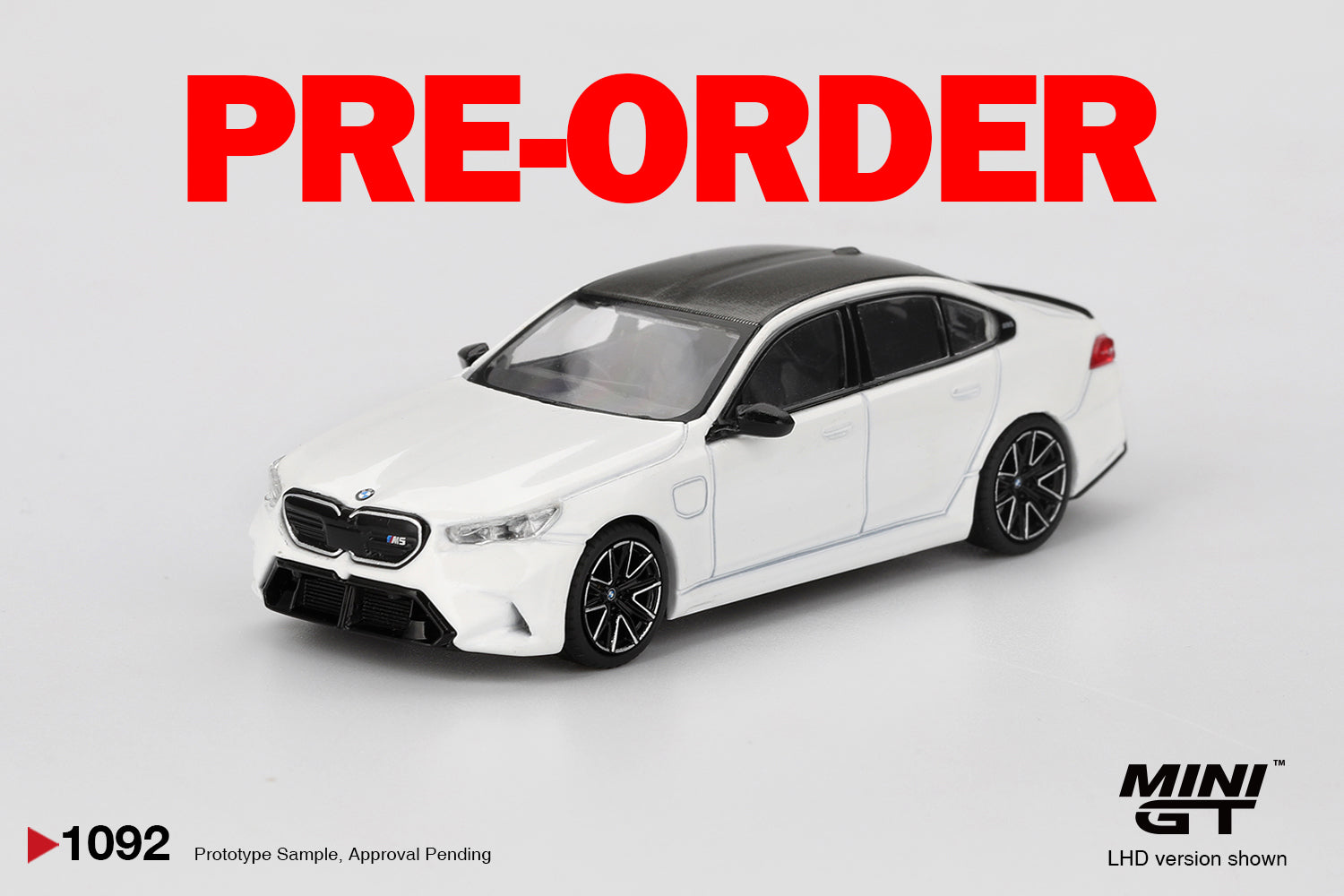 (Pre-order) MINI GT 1/64 #1092 BMW M5 Alpine White LHD Diecast Model Car