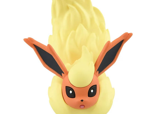 Load image into Gallery viewer, Takara Tomy Pokemon Moncolle Flareon Box Packing 4CM Mini Figure
