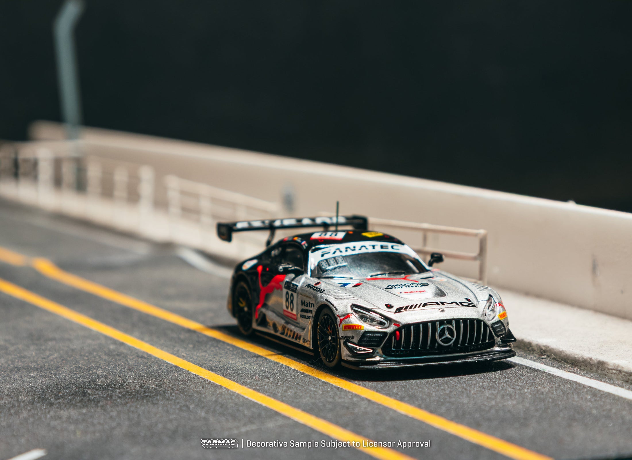 (Pre-order) Tarmac Works 1/64 Mercedes-AMG GT3 24h of SPA 2022 Winner