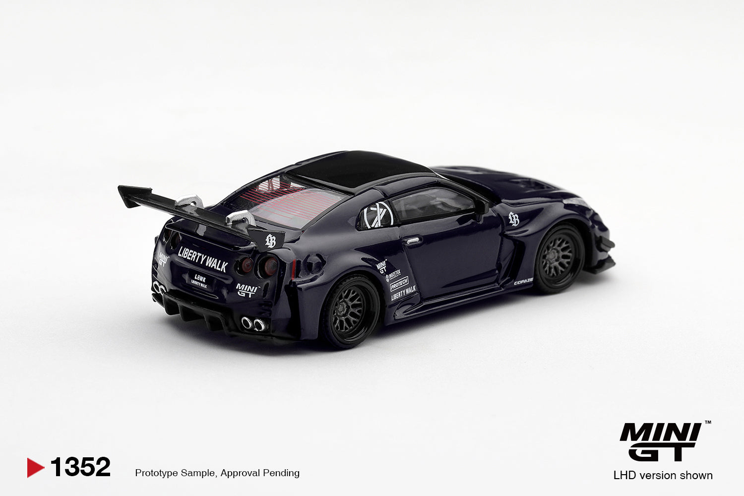(Pre-order) Mini GT #1352 LB-Silhouette WORKS GT NISSAN 35GT-RR Ver.2 INOZETEK