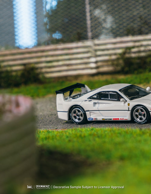 Load image into Gallery viewer, Tarmac Works 1/64 Ferrari F40 Lightweight White Diecast Model Car
