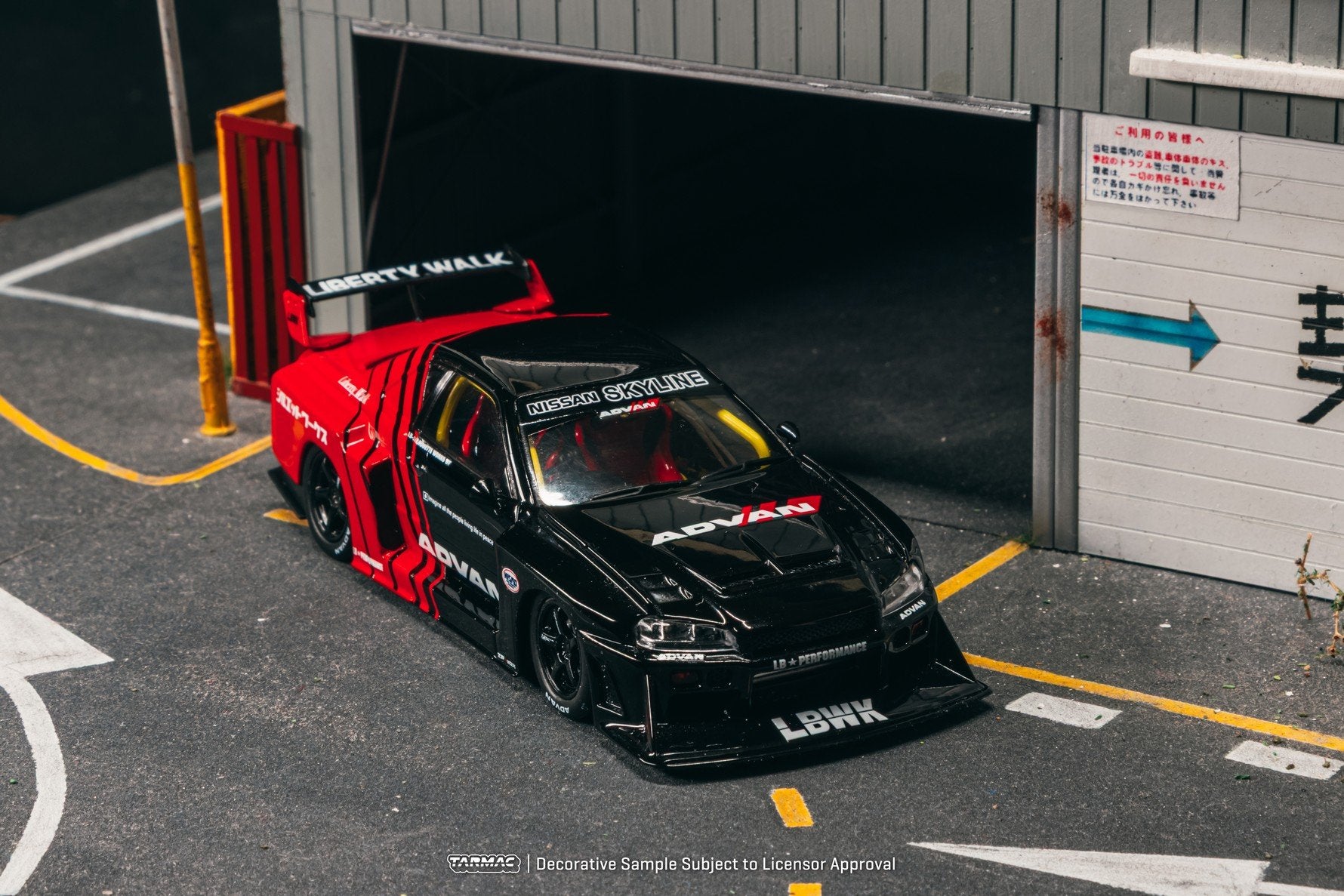 Tarmac Works 1/43 LB-ER34 Super Silhouette SKYLINE ADVAN Model Car