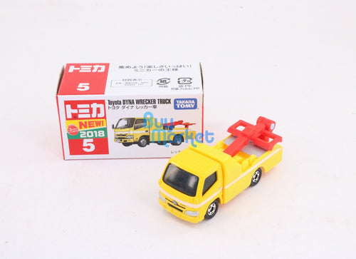 Load image into Gallery viewer, Takara Tomy Tomica No.05 Toyota DYNA Wrecker Truck Diecast Toy Car 2018 NEW
