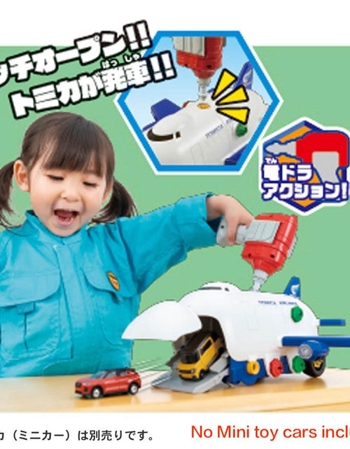 Load image into Gallery viewer, Takara Tomy Tomica World -  Recombination Action Carrier Car &amp; Cargojet Set
