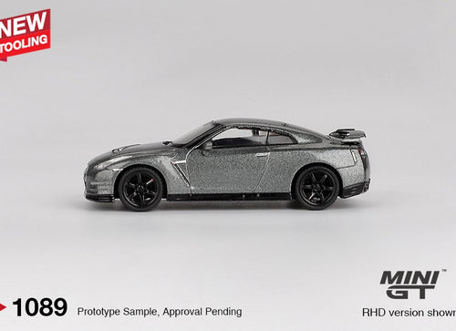 Load image into Gallery viewer, MINI GT #1089 NISSAN GT-R 2013 Dark Metal Gray  (NISMO R35 CRS Ver)
