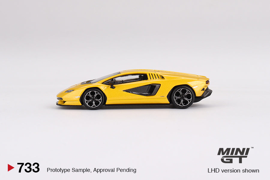 Mini GT #733 1/64 Lamborghini Countach LPI 800-4  New Giallo Orion