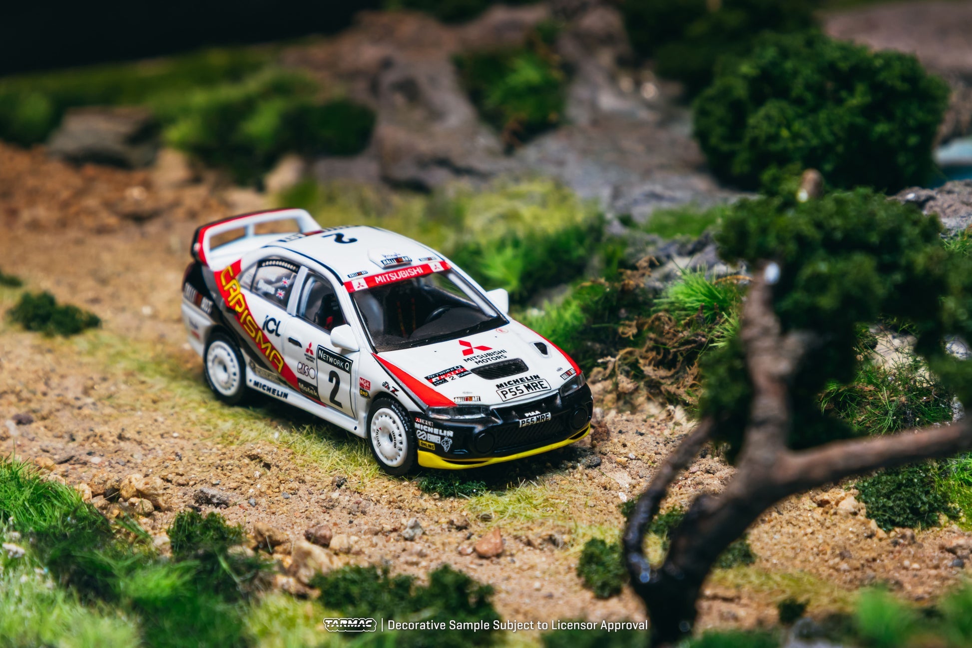 (Pre-order) Tarmac Works 1/64 Mitsubishi Carisma GT Evolution IV RAC Rally 1997