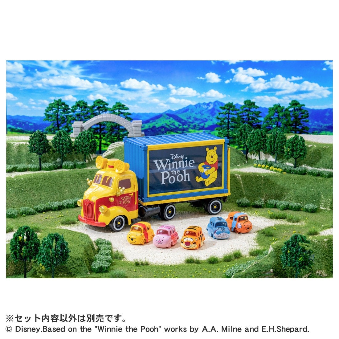 Takara Tomy Tomica Disney Motors Grand Dream Carry Winnie the Pooh (NO MINI CAR)